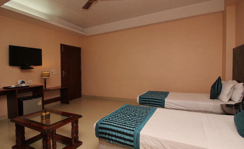 hotel kyron new delhi